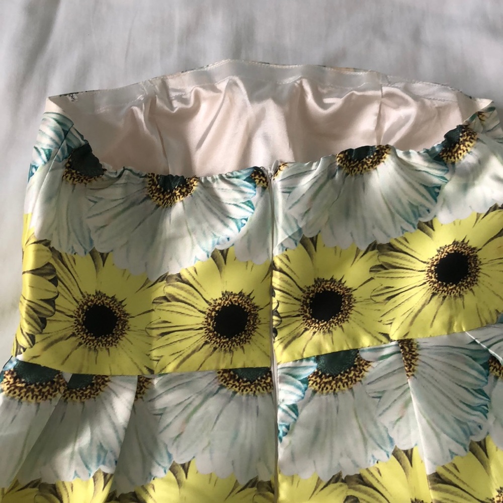 Chi Chi London Structured Bandeau Sunflower Dress - Picture 7 of 12